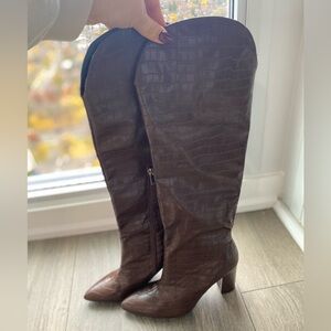 BRAND NEW! Brown Boots